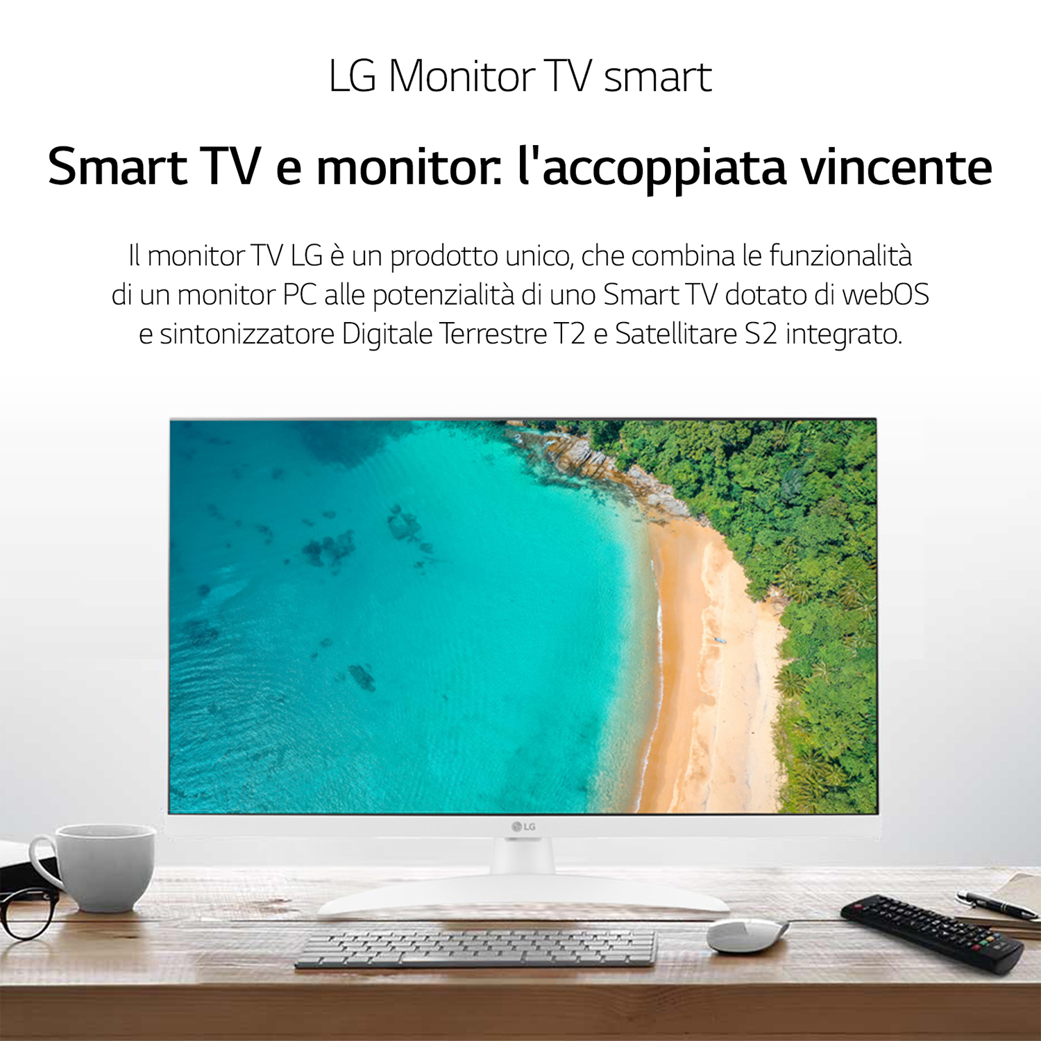 Monitor Smart TV LG bianco su scrivania in legno, sfondo spiaggia.