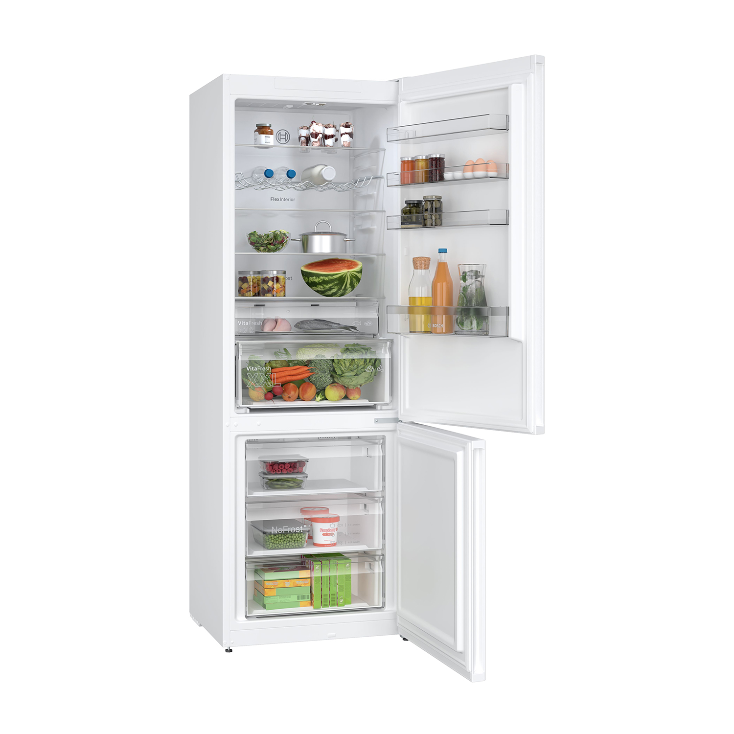 Interno di frigorifero bianco con ripiani, cassetti e vari alimenti.