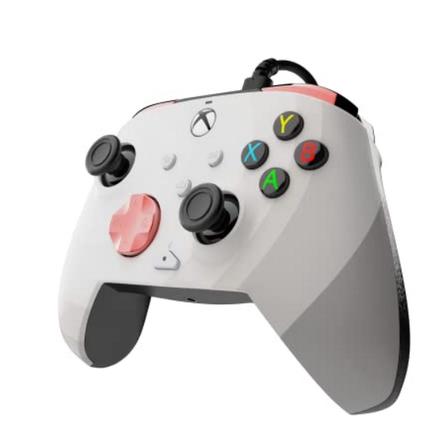 Mando de juegos blanco y gris con botones rojos y de colores y joysticks negros, vista en ángulo.