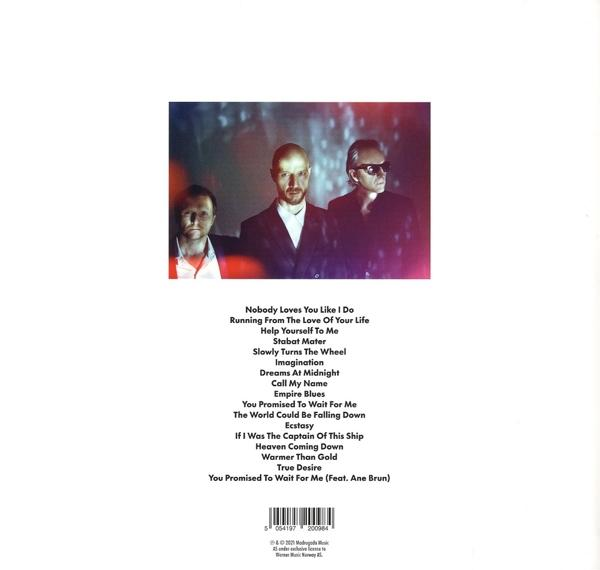 Albumcover mit drei Männern und einer Titelliste auf der Rückseite.