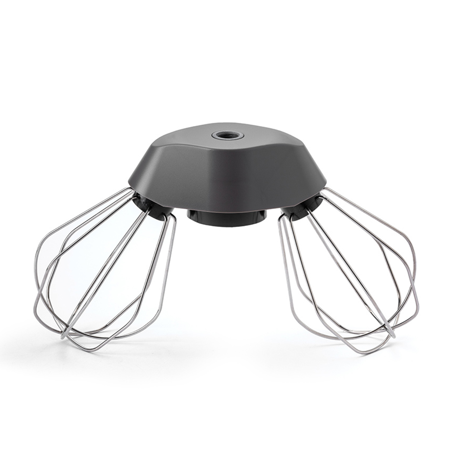 Un accessorio per mixer grigio scuro con due fruste a filo, isolato su sfondo bianco.