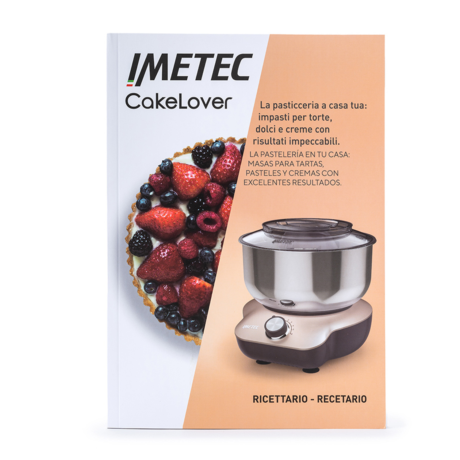 Un libro di cucina con un'immagine di una torta sulla copertina e un elettrodomestico da cucina.