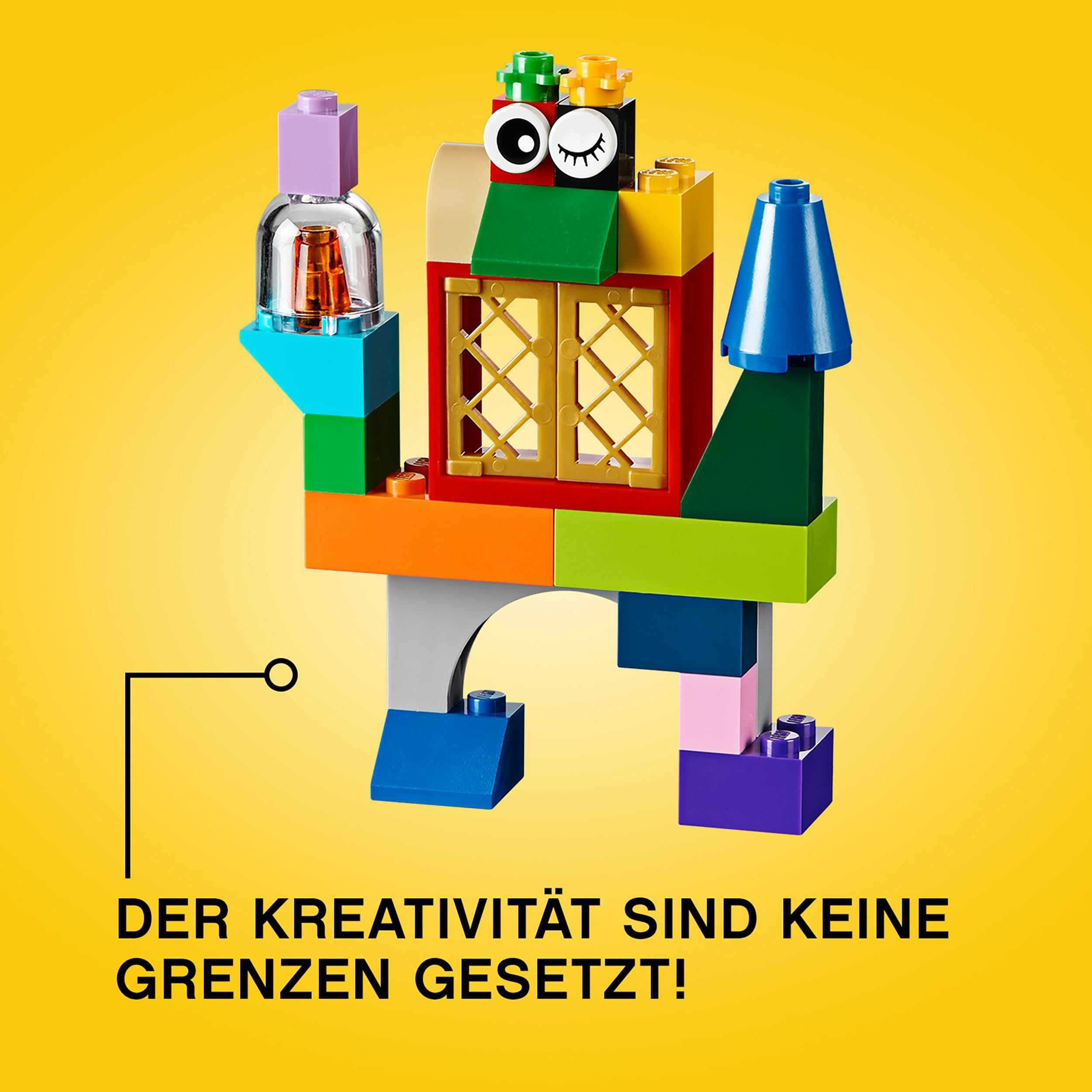 Bunte Lego-Kreation. Text: Der Kreativität sind keine Grenzen gesetzt!