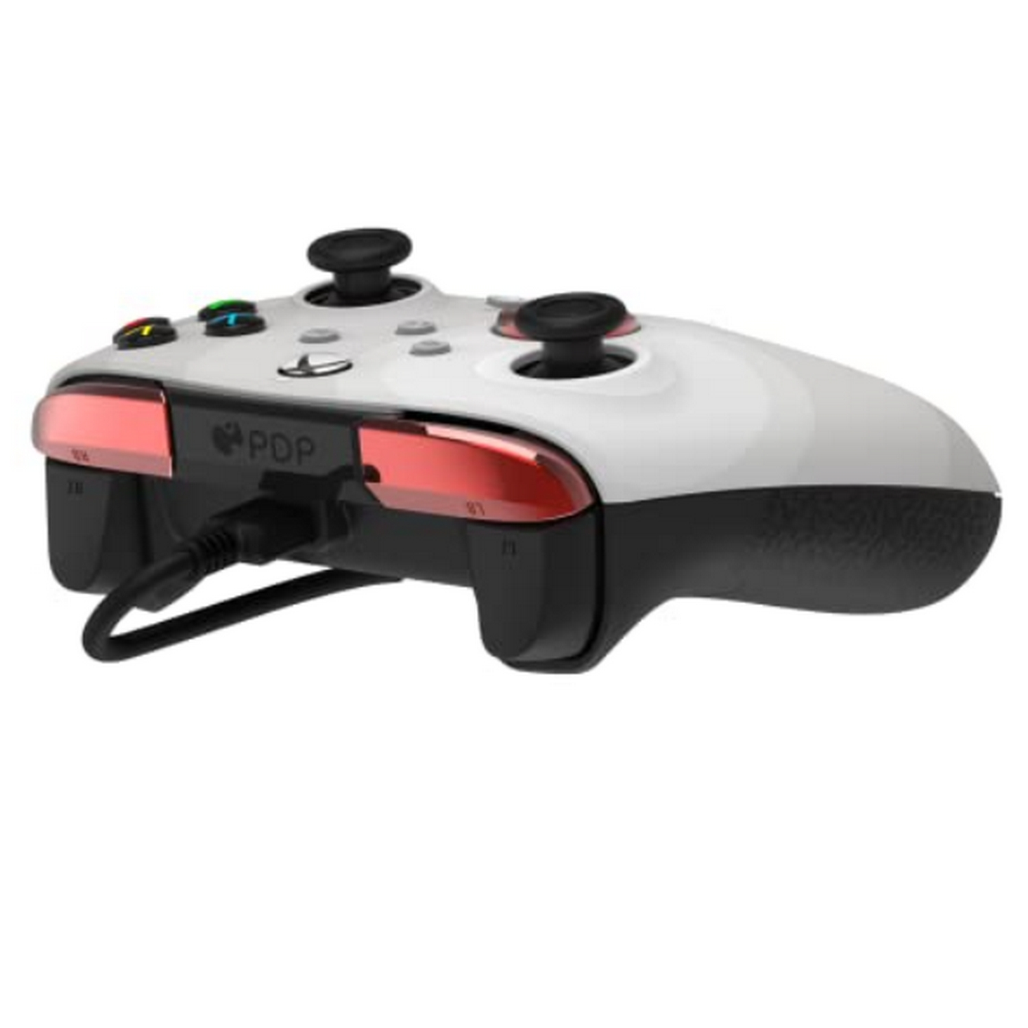 Controlador de Xbox blanco y negro con detalles rojos y conexión por cable.
