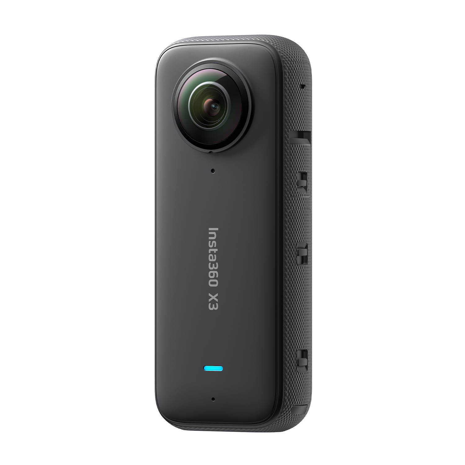 Fotocamera Insta360 X3 nera. Ha un obiettivo su ogni lato e una piccola luce blu.