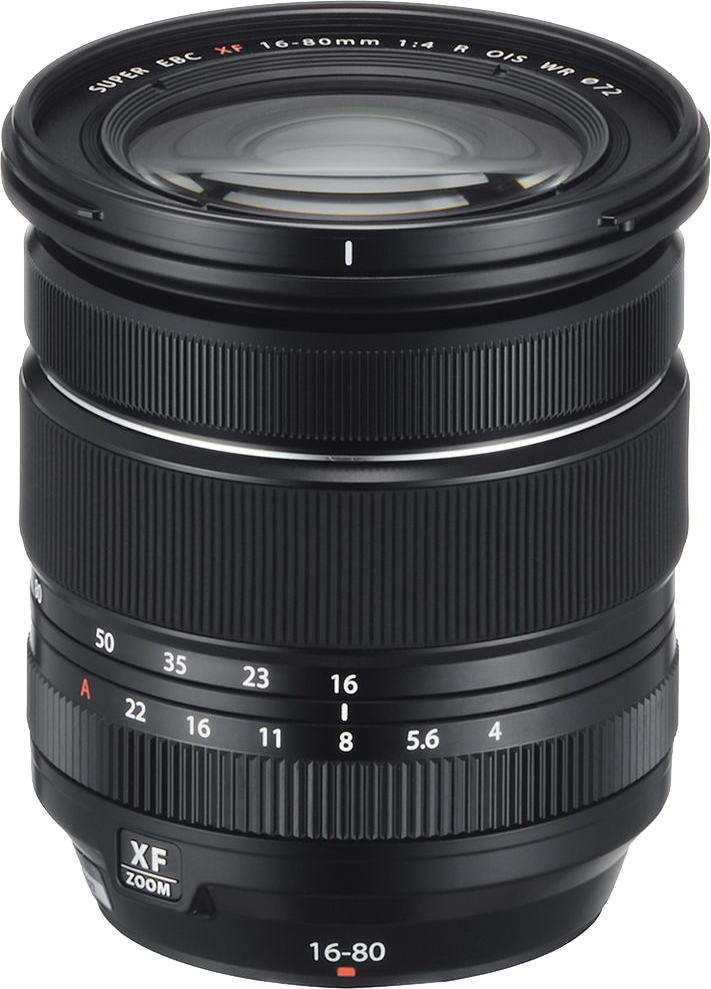 Fekete Fujifilm XF 16-80mm zoom objektív, fókusz- és zoomgyűrűkkel. Az objektív részletes és tiszta.