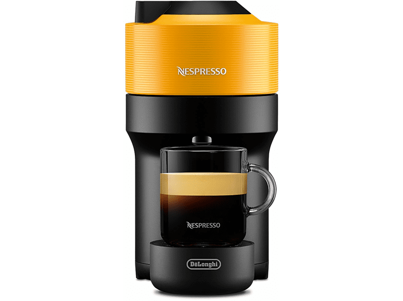 Fekete-sárga Nespresso gép egy csésze kávéval. A Nespresso és Delonghi logók láthatók.