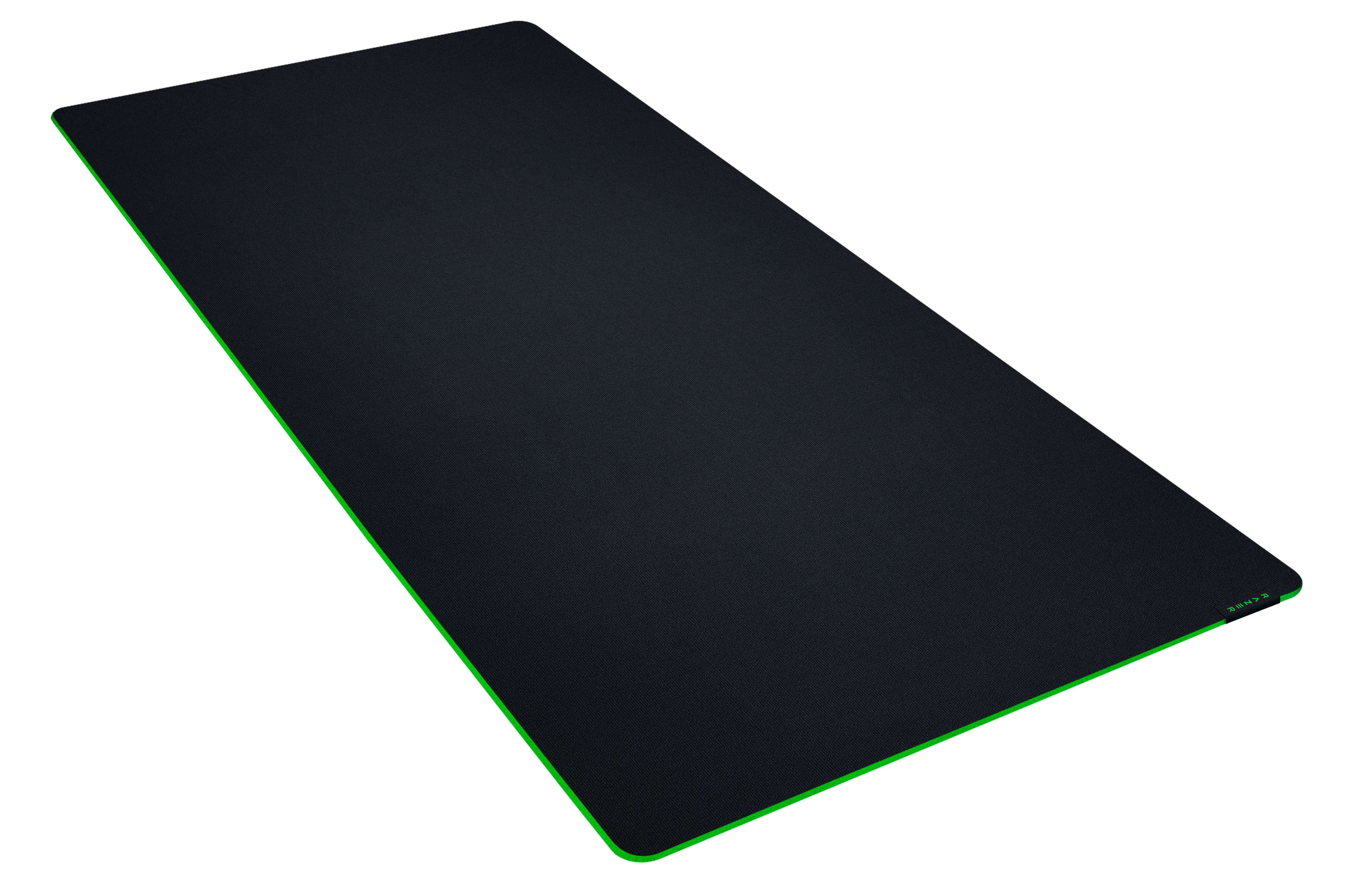 Yeşil kenarlı siyah mouse pad. Dokulu bir yüzeye sahip.