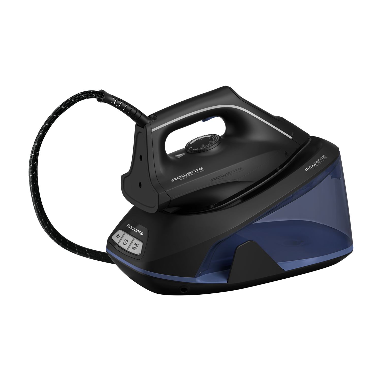 Ferro da stiro a vapore nero su una base con un serbatoio dell'acqua blu. Tubo nero, sfondo bianco.