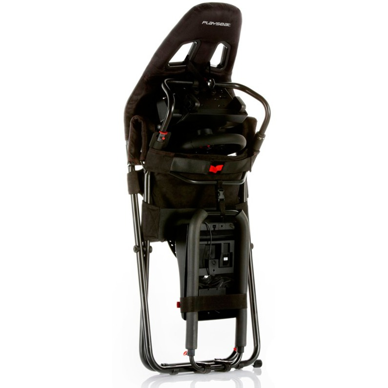 Una silla de simulador de carreras negra con marco de metal negro, fondo blanco.