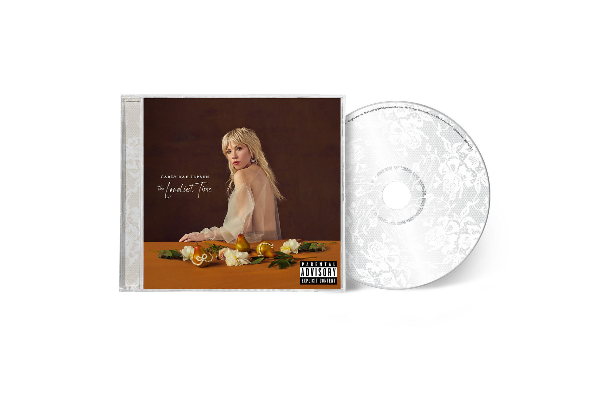 CD-hoes met Carly Rae Jepsen's album 'The Loneliest Time' en een CD.
