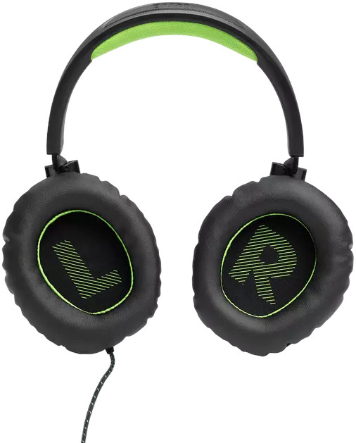 Casque JBL noir avec des accents verts et un câble de connexion.