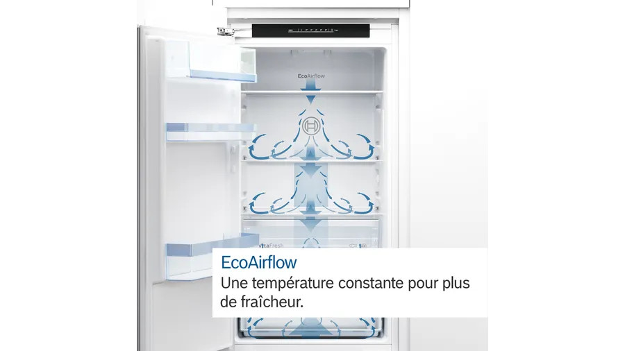 Open witte koelkastinterieur. Inclusief planken, laden en EcoAirflow-tekst.