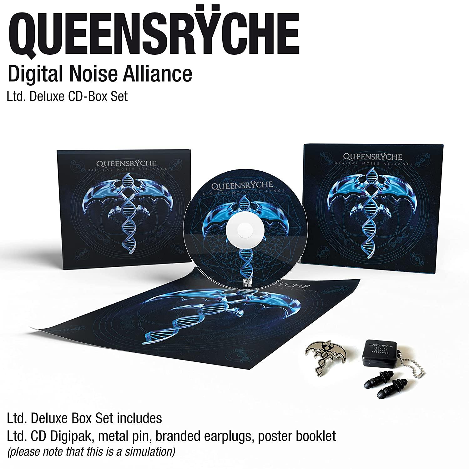 Box-Set mit CD, Booklet und Anstecknadel. Der Bandname ist QUEENSŸCHE.