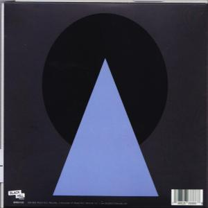 Albumcover mit schwarzem Hintergrund, blauem Dreieck und schwarzem Kreismuster.