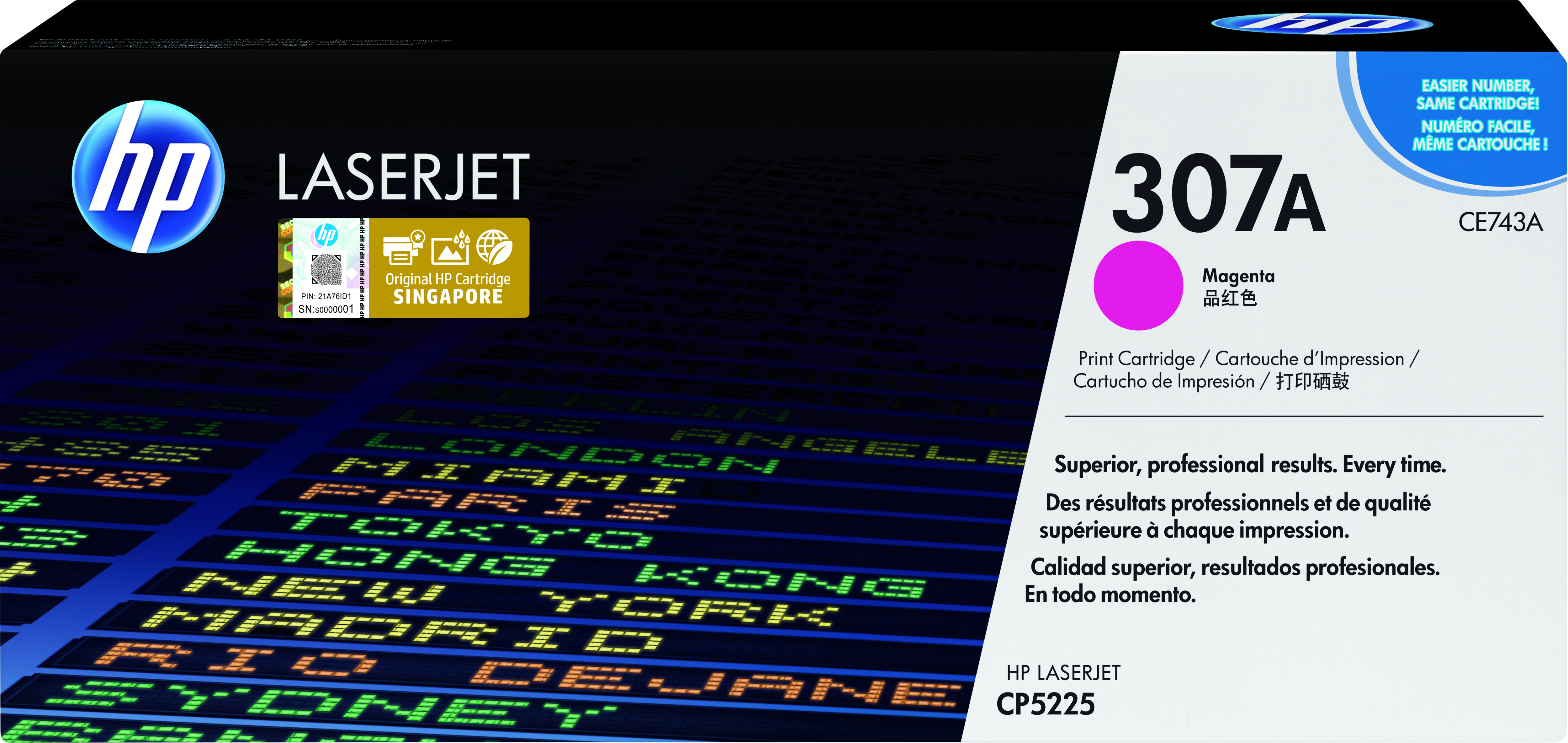 Eine HP LaserJet 307A Magenta-Druckpatronenbox. Der Hintergrund zeigt eine Abflugtafel mit Städtenamen.