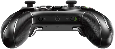 Manette de jeu noire, vue de dessus, avec divers boutons et un interrupteur d'alimentation vert.