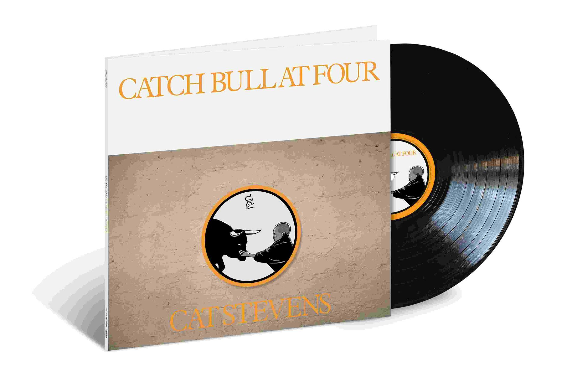 Albumcover mit Cat Stevens und Catch Bull At Four, Vinyl-Schallplatte daneben.