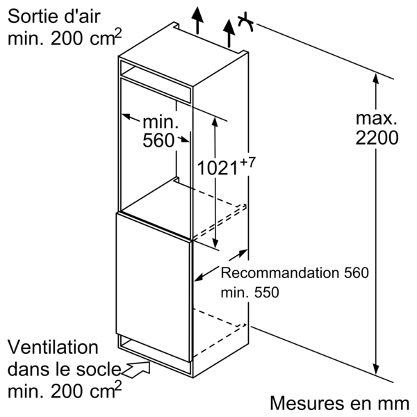 Diagram van een ingebouwde koelkast met afmetingen en ventilatie details.