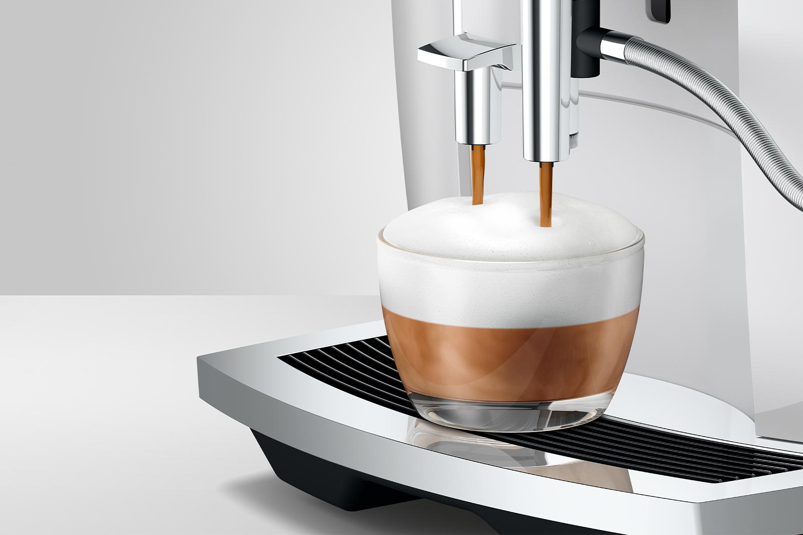 JURA E6 Kaffeevollautomat (Piano White, Professional Aroma Grinder, 15 bar, Milchschlauch)