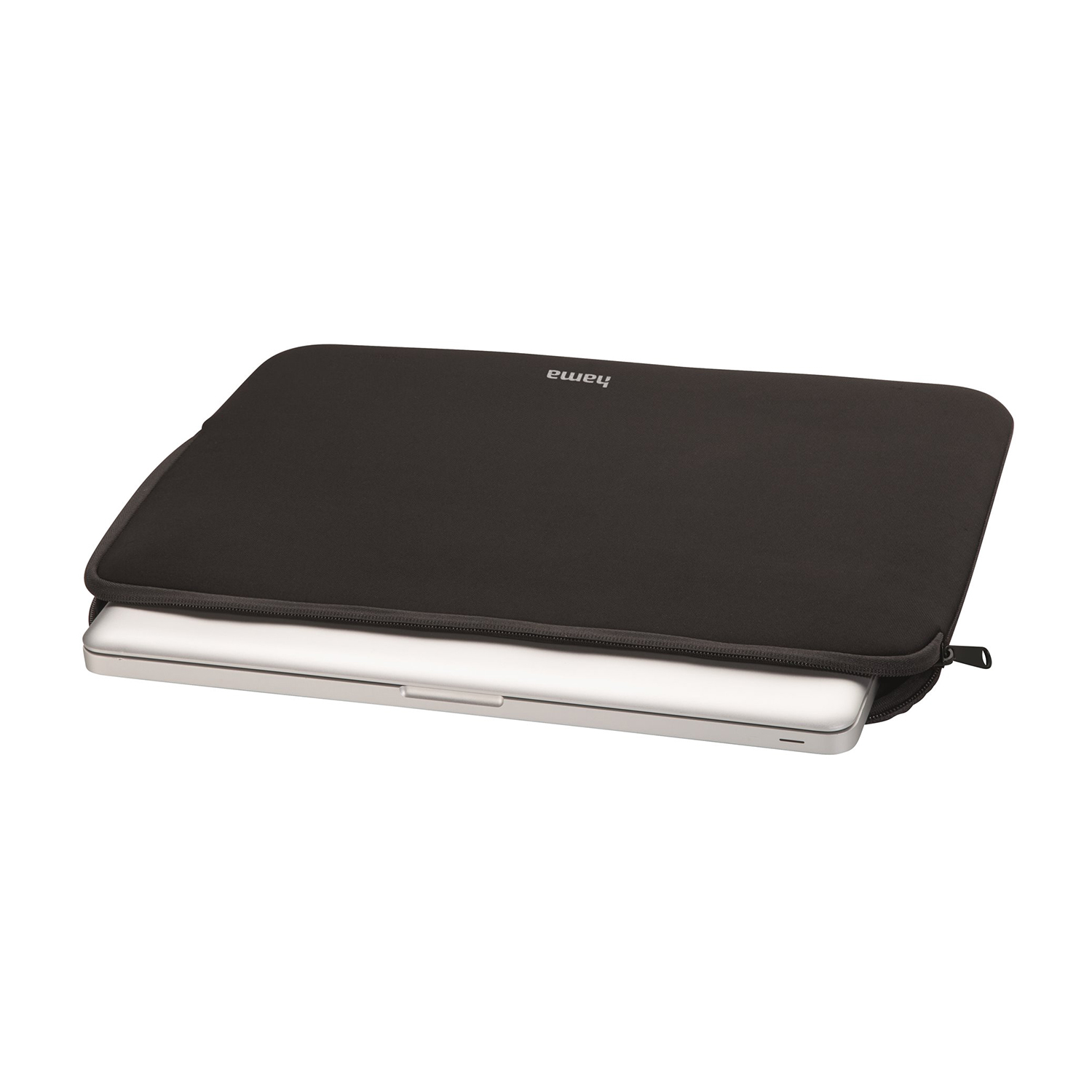 Custodia nera per laptop con cerniera, un laptop argentato è parzialmente visibile all'interno, con il marchio 'hama'.