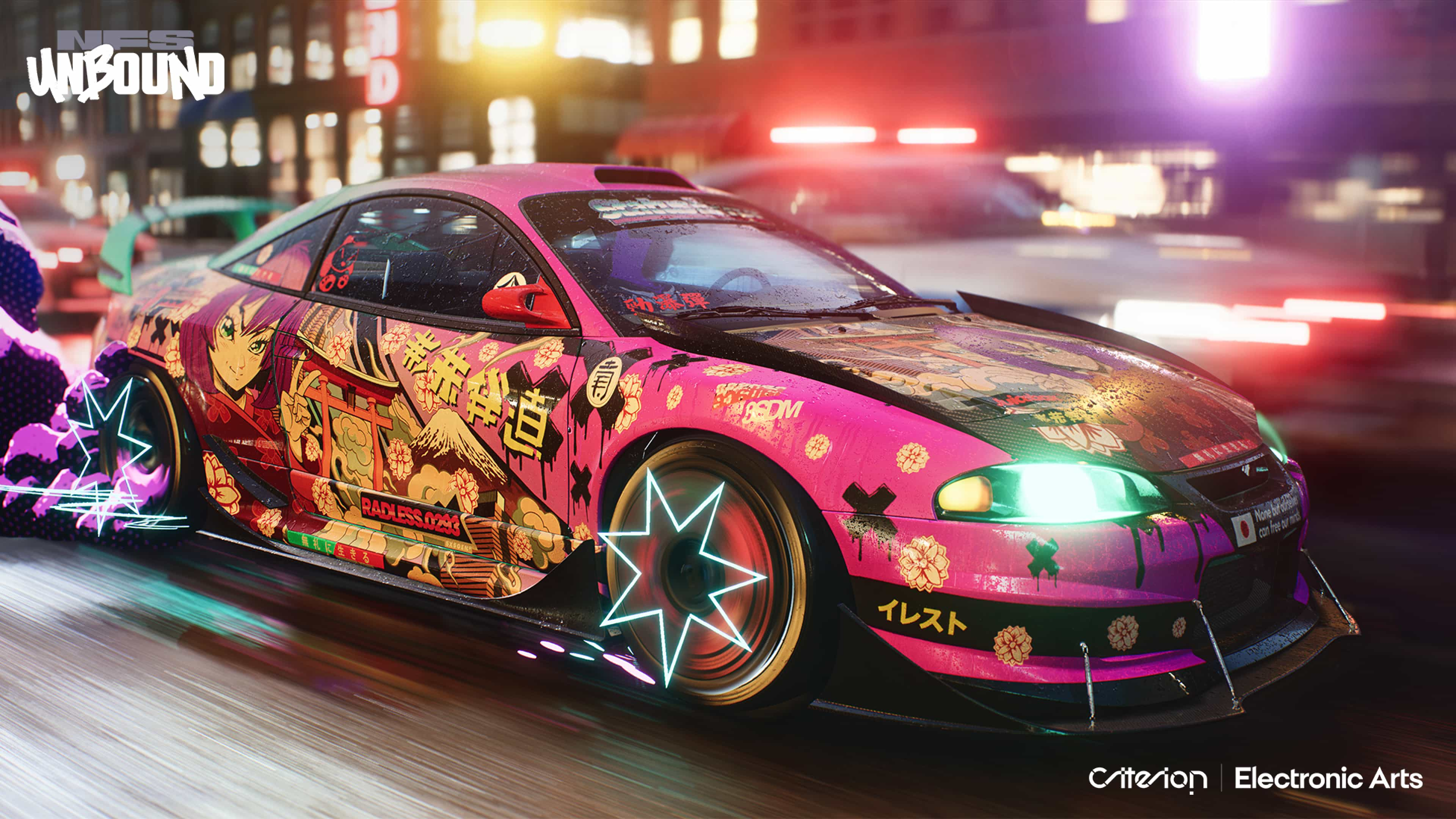 Rosa-schwarzes Auto mit bunten Anime-Grafiken, Neonlichtern und Stadtkulisse bei Nacht.