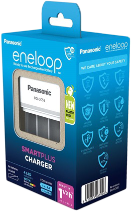 Kék-fehér Panasonic Eneloop akkumulátortöltő doboz, elemekkel.