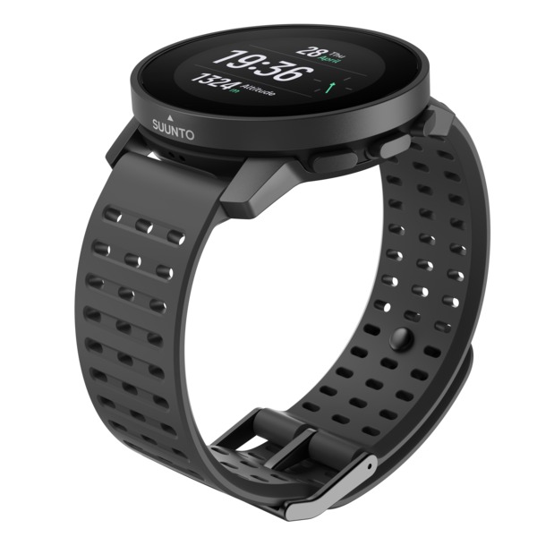 Schwarze Smartwatch mit rundem Zifferblatt, zeigt Zeit und Höhe, auf weißem Hintergrund.