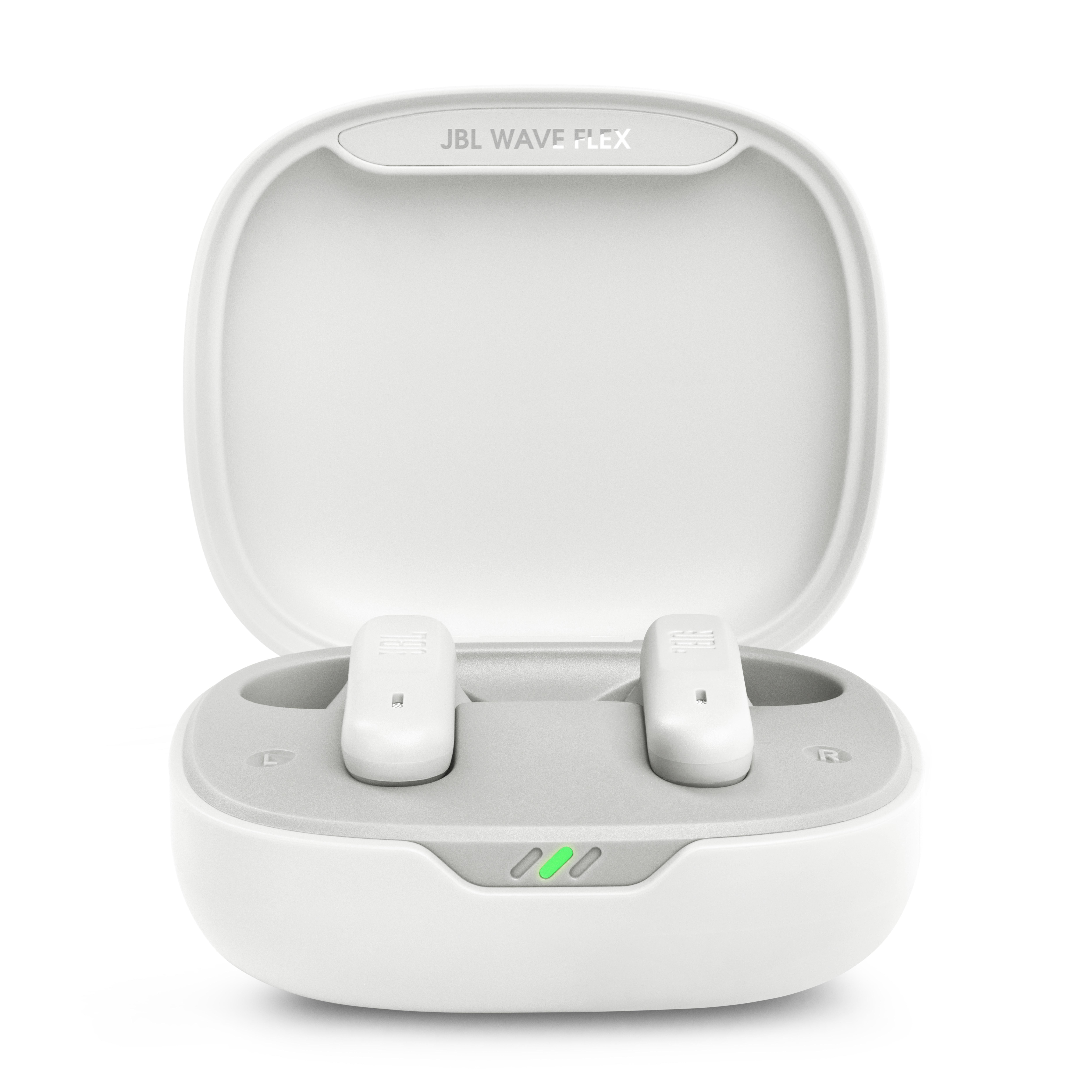 Weiße JBL Wave Flex Ohrhörer im Ladecase, geöffnet. Drei grüne Lichter an.