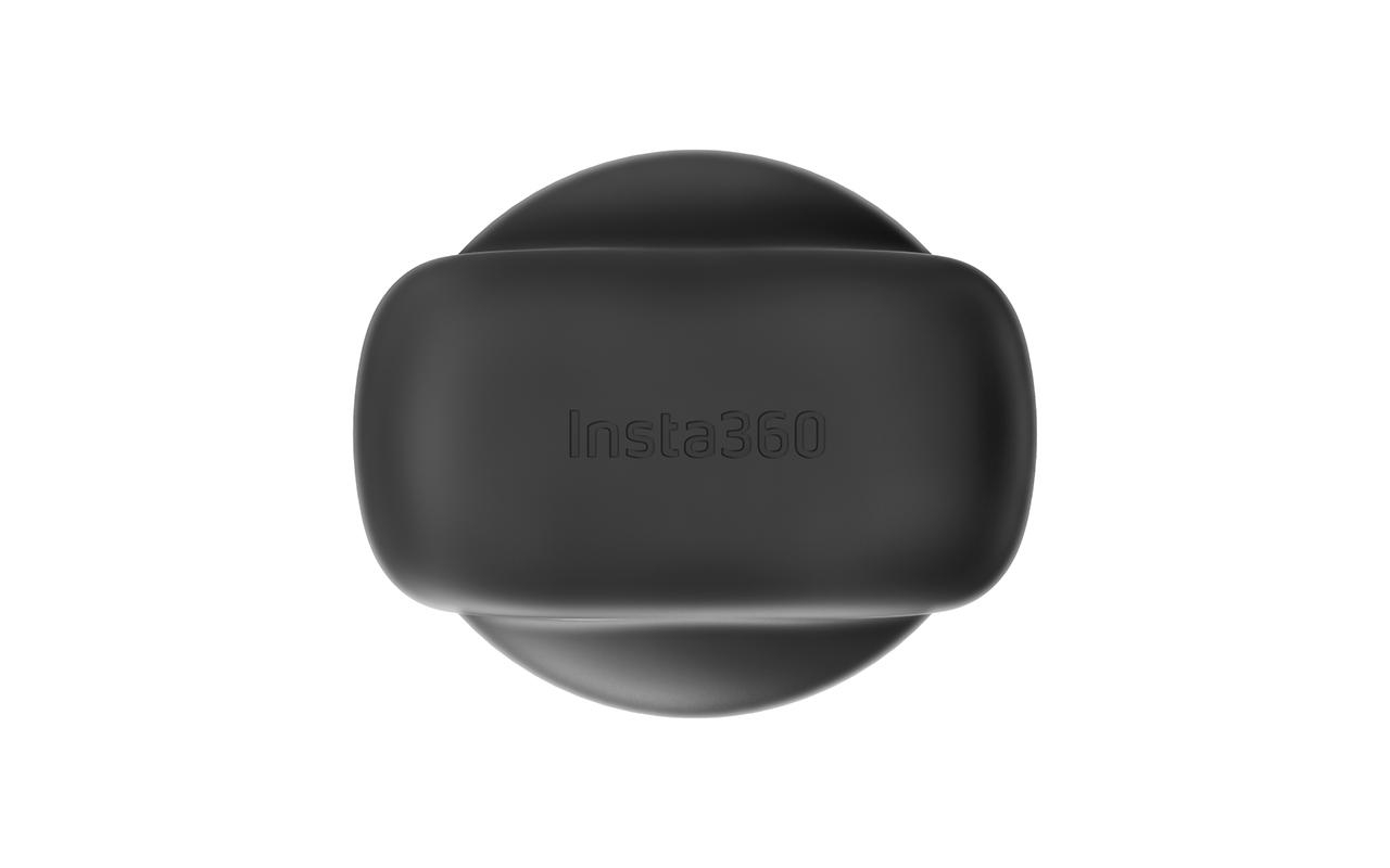 Schwarzes Insta360 Kamera-Zubehör, Draufsicht, auf weißem Hintergrund.