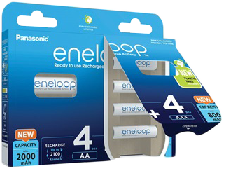 Panasonic eneloop elemek doboza. A doboz kék-fehér, négy elem látható.