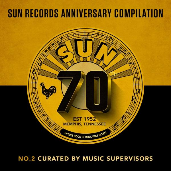 Compilation anniversaire Sun Records. Design jaune et noir avec notes de musique et logo.