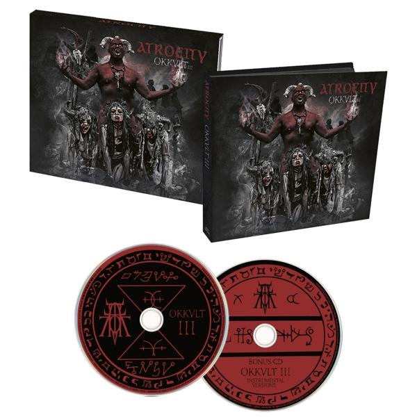 Albumcover mit dämonischer Figur, zwei CDs. Rote und schwarze Farben. Weißer Hintergrund.