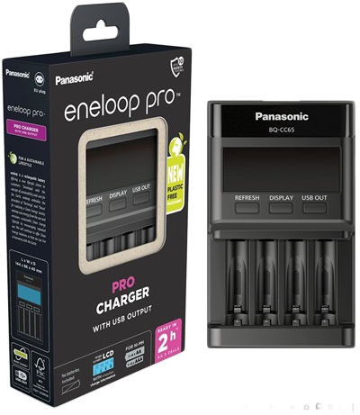 Panasonic eneloop pro akkumulátortöltő akkumulátorokkal és csomagolással. Fekete.