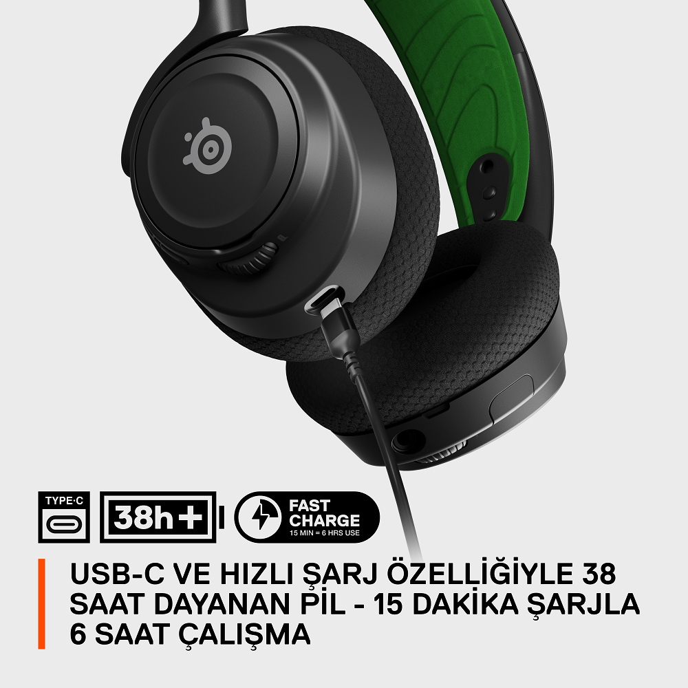 Yeşil iç mekanlı siyah kulaklıklar. Metin: USB-C ve hızlı şarj, 38 saat pil, 15 dk şarj = 6 saat kullanım.
