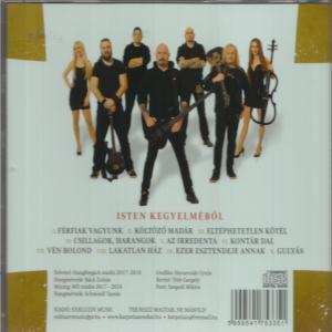 Egy CD tok hátulja, zenekarral és a számok címeivel alul.