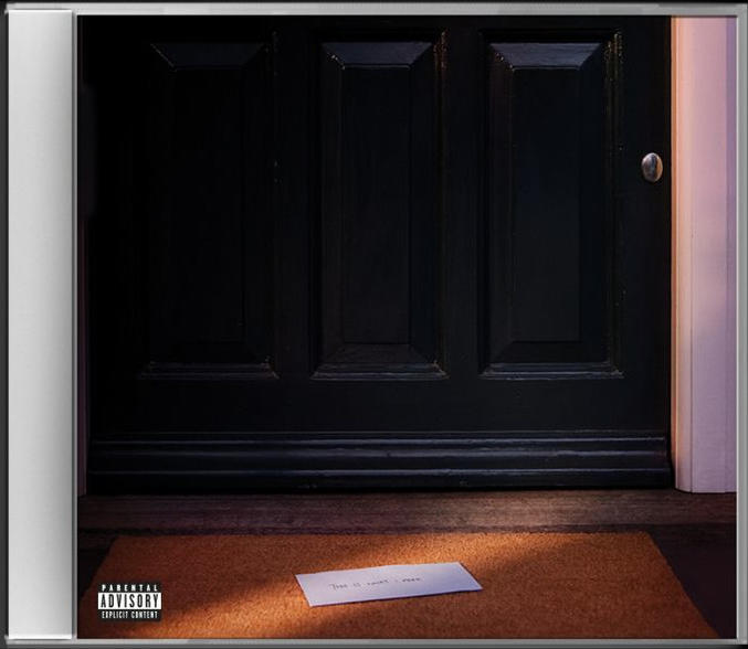 Albumcover, eine schwarze Tür mit einem Brief auf einer Fußmatte und einem weißen Rahmen.