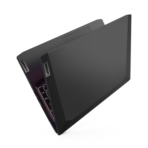 Una computadora portátil, cerrada, ligeramente inclinada. La parte superior es negra, con el logotipo de Lenovo.