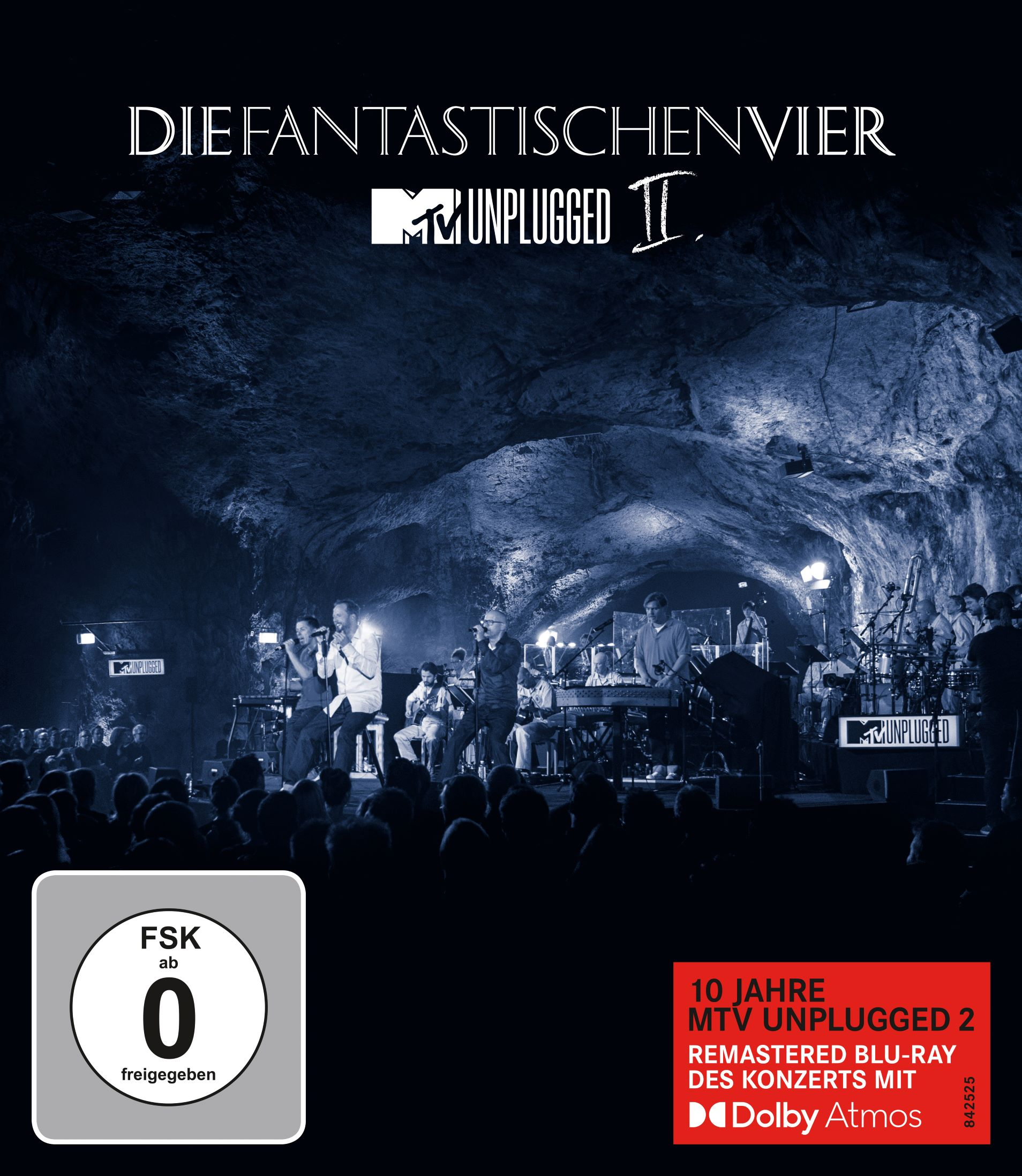 Die Fantastischen Vier MTV Unplugged II Blu-ray Cover. Bühnenperformance-Szene. Dunkel, blau getönt.