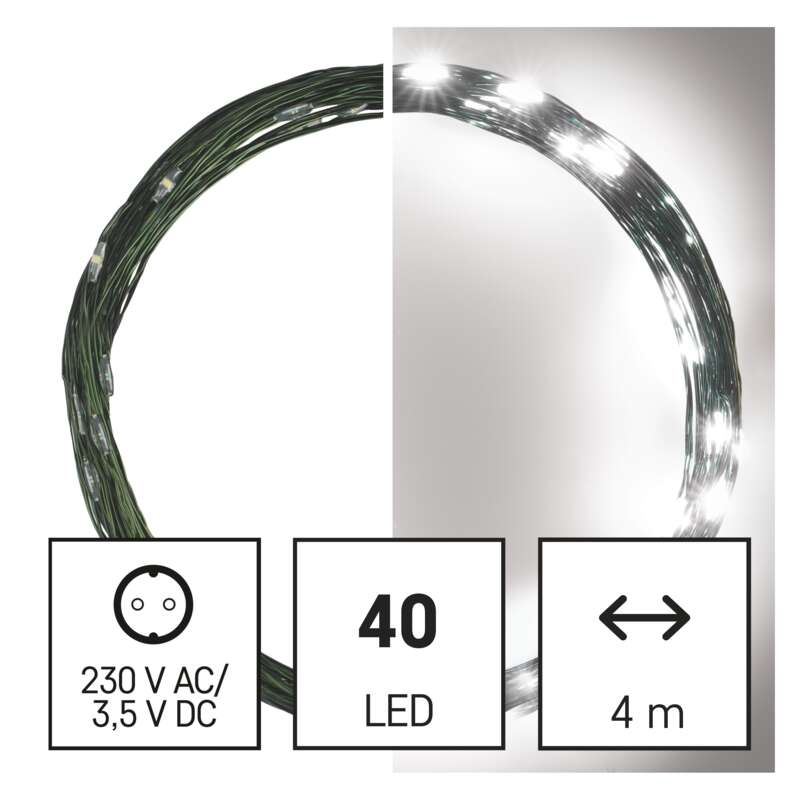 Egy füzér 40 LED-del és egy hálózati csatlakozóval. A lámpák zöldek.