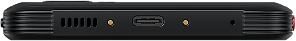 Fekete telefon alja USB-C porttal, hangszóró lyukakkal és két arany ponttal. A jobb oldalon piros díszítés található.