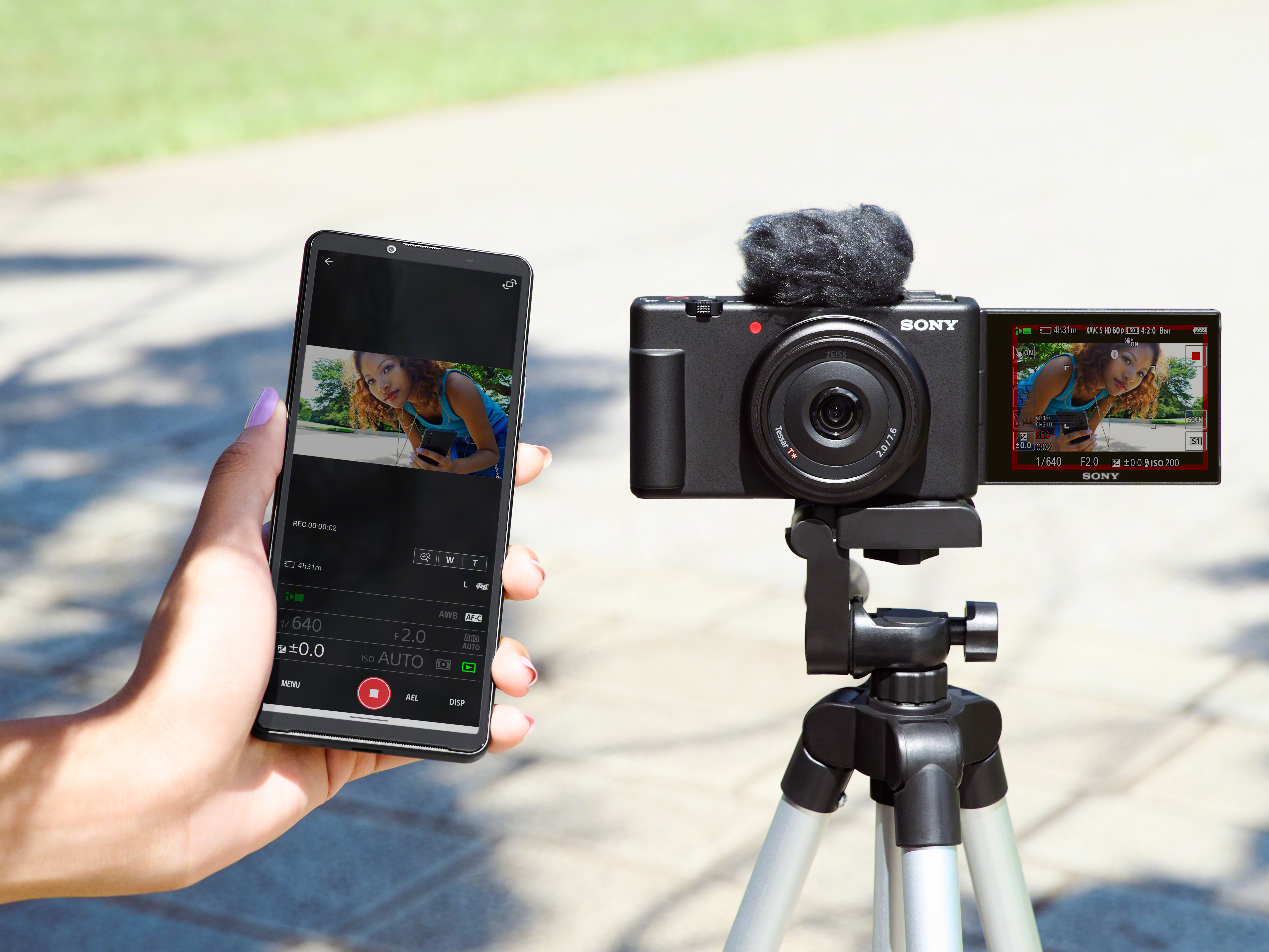 SONY ZV-1F opt. Vlogging Extra Kamera, Schwarz, LCD - Selfie-Touchdisplay, Zoom, und drehbares fine Digitalkamera Display, TFT Klapp- 4K WLAN