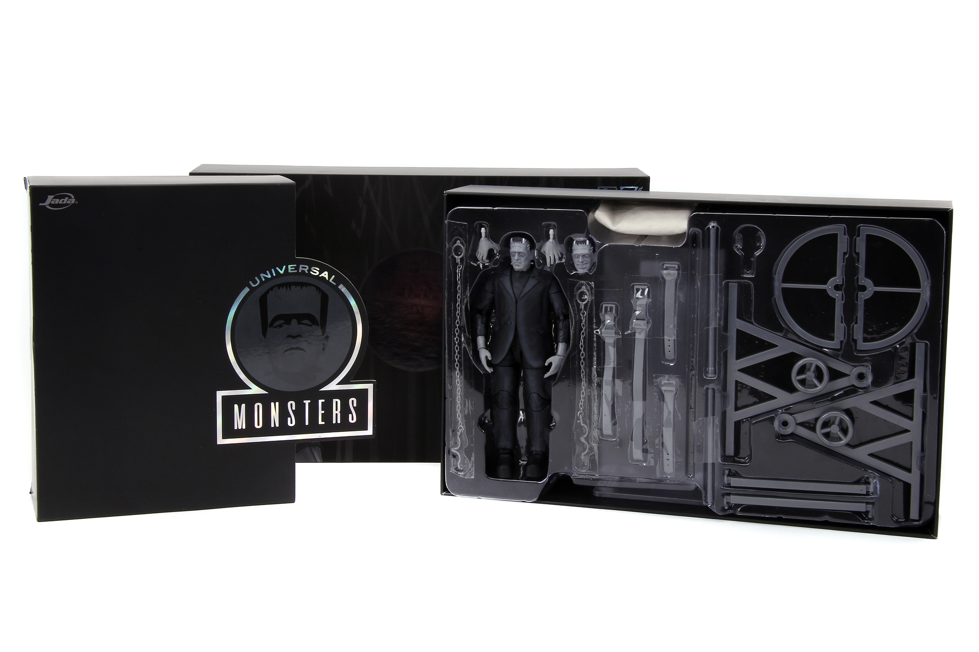 Ein Spielzeug-Roboter-Transformer in einer Box.