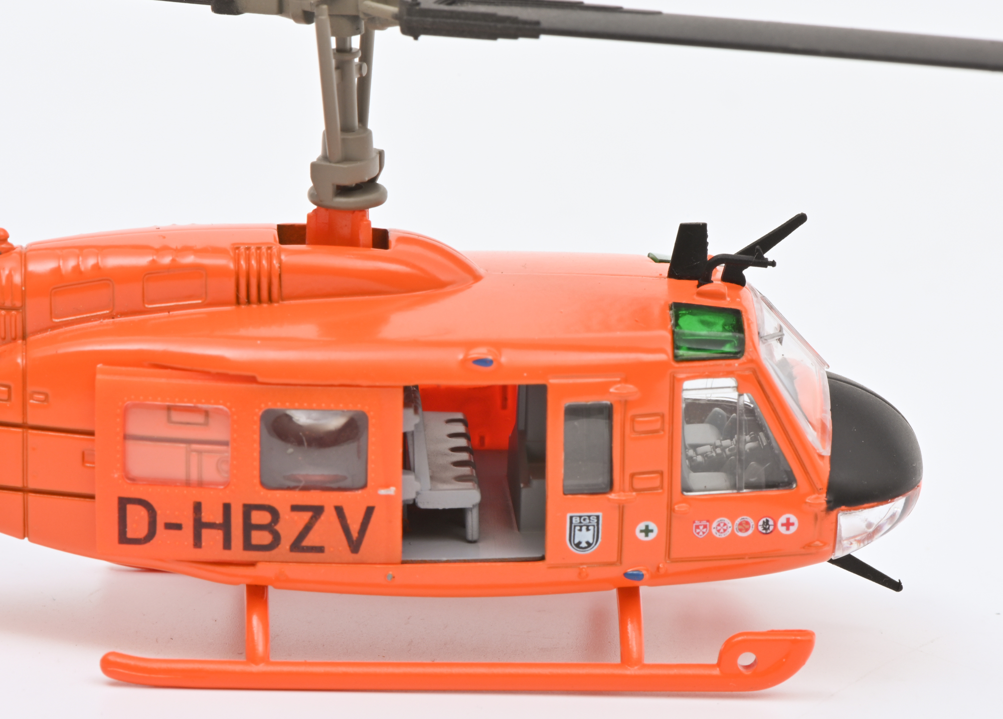 SCHUCO Bell UH-1D Luftrettung 1:87 Spielzeughubschrauber Orange