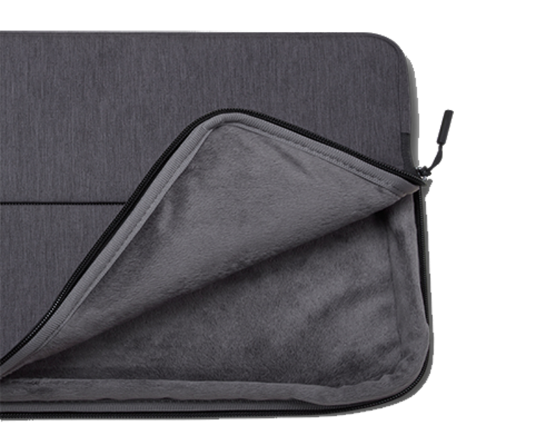 Primer plano de una funda para portátil gris oscuro. El interior es suave, y una cremallera está parcialmente abierta.