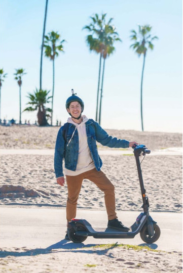 SEGWAY Ninebot Kickscooter P65E Powered by Segway - Elektrische step