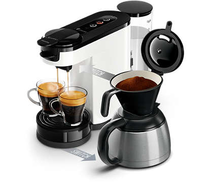 Een koffiezetapparaat met twee kopjes koffie die worden ingeschonken. Het heeft een zwart-wit ontwerp.