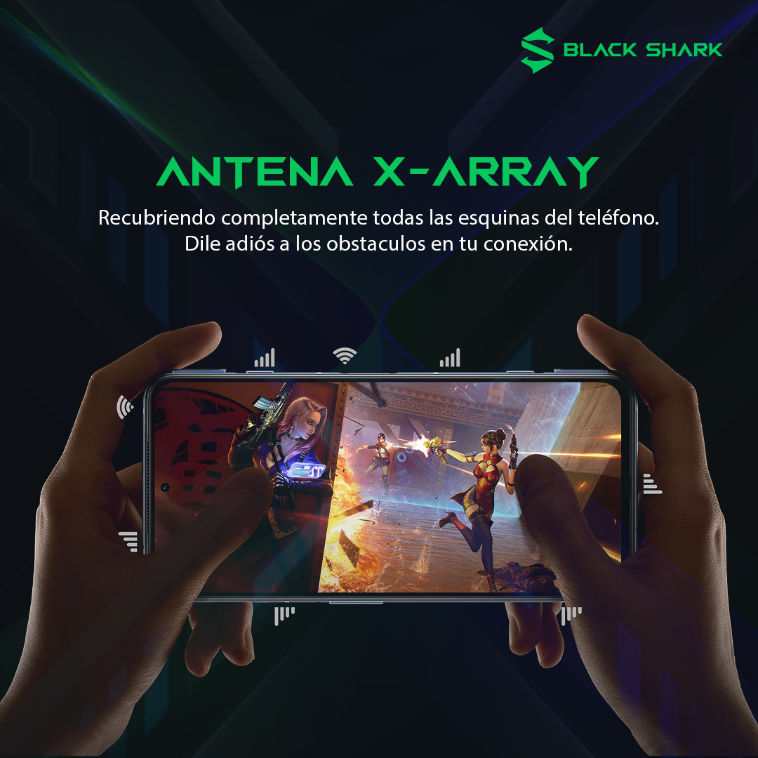 Manos sosteniendo un teléfono inteligente con una escena de juego, con una superposición de texto.