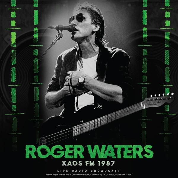 Roger Waters élőben a színpadon, gitárt tart és énekel. Zöld és fekete háttér.