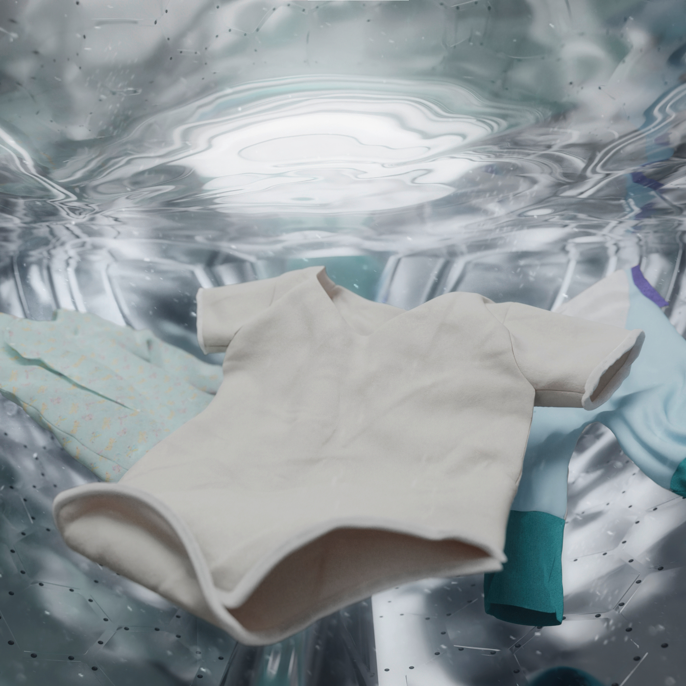 Un body blanc est immergé dans une machine à laver. D'autres vêtements sont également présents.